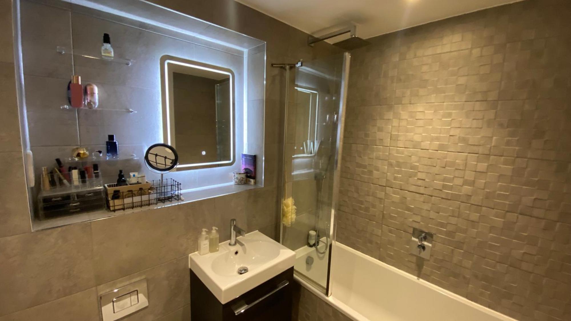 London Luxe: Stylish Studio Exteriér fotografie