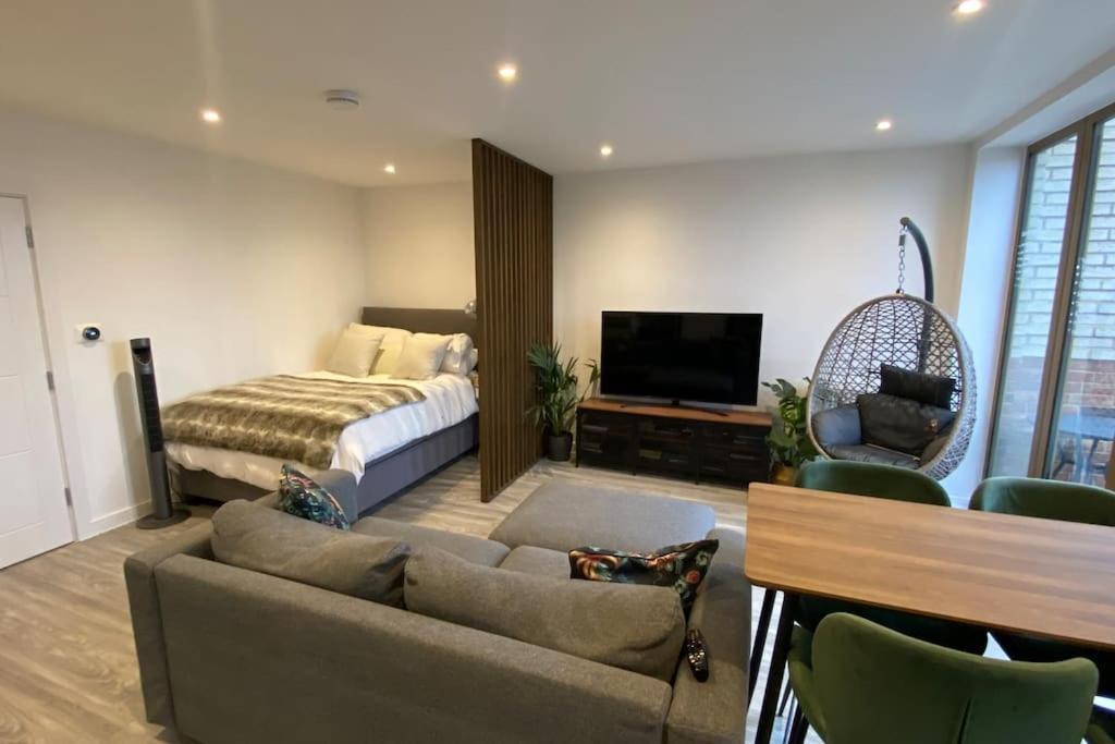 London Luxe: Stylish Studio Exteriér fotografie